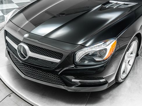 Used 2016 Mercedes-Benz SL 550 image 33
