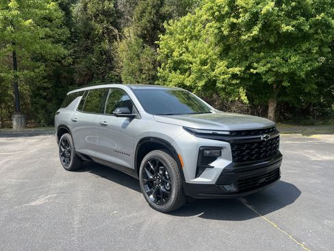 New 2026 Chevrolet Traverse RS FWD image 2