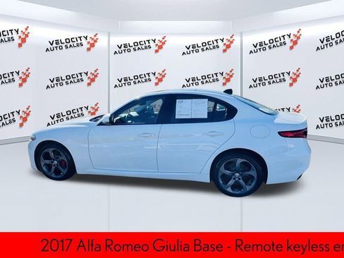 Used 2017 Alfa Romeo Giulia AWD image 6