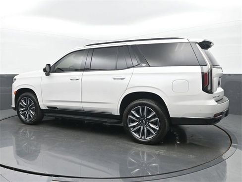 Used 2022 Cadillac Escalade Sport image 3