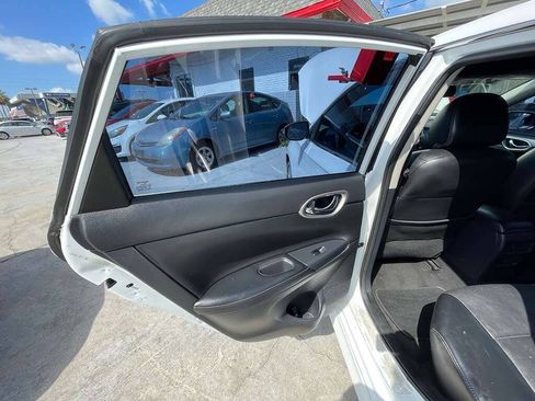 Used 2015 Nissan Sentra SR w/ SR Premium Package FWD image 5