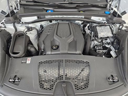 New 2026 Porsche Macan image 11