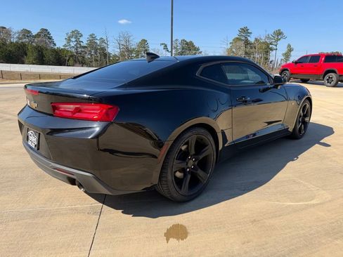 Used 2017 Chevrolet Camaro LT image 5