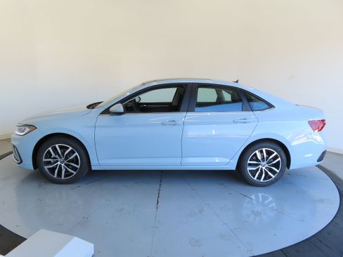 New 2026 Volkswagen Jetta SE image 8