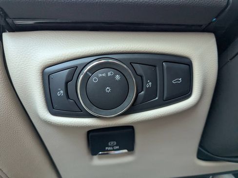 Used 2017 Lincoln MKZ Select w/ Select Plus Package AWD/4WD image 26