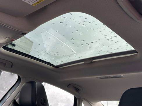 Used 2022 Volkswagen Jetta SE w/ Panoramic Sunroof Package image 16