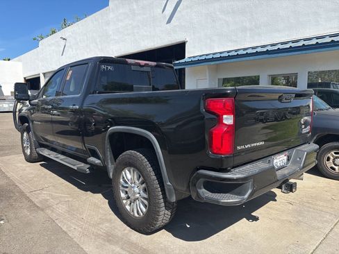 Used 2020 Chevrolet Silverado 2500 High Country w/ Z71 Off-Road Package image 3