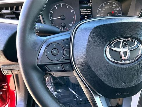 Used 2025 Toyota Corolla SE image 18