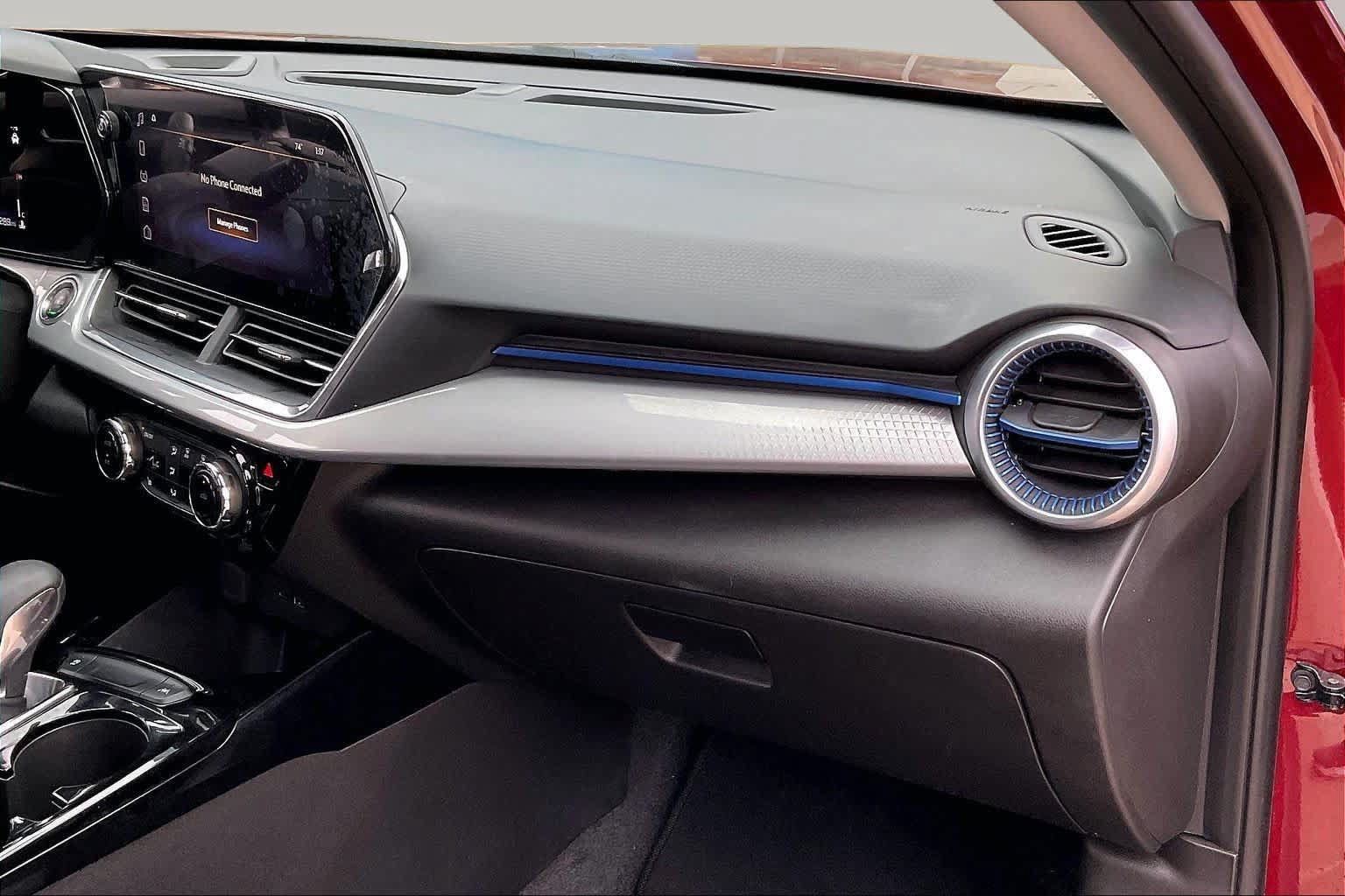 Used 2024 Chevrolet Trax LT w/ Driver Confidence Package FWD image 17