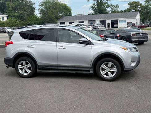 Used 2013 Toyota RAV4 XLE AWD/4WD image 4