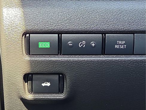 Used 2025 Nissan Sentra S image 19