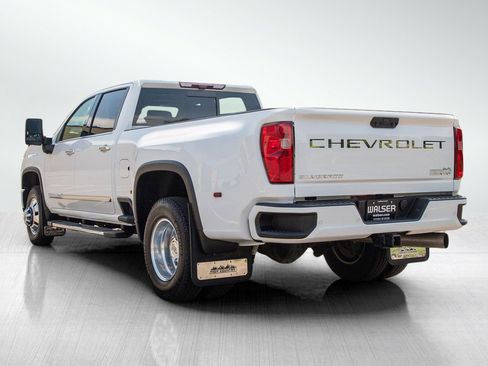 Used 2024 Chevrolet Silverado 3500 High Country w/ High Country Premium Package AWD/4WD image 3