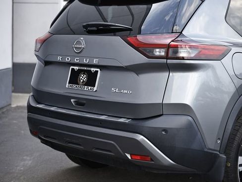 Used 2023 Nissan Rogue SL w/ SL Premium Package image 9