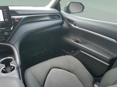 Used 2022 Toyota Camry LE image 16