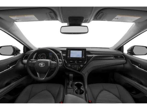 Used 2024 Toyota Camry SE w/ Convenience Package FWD image 4