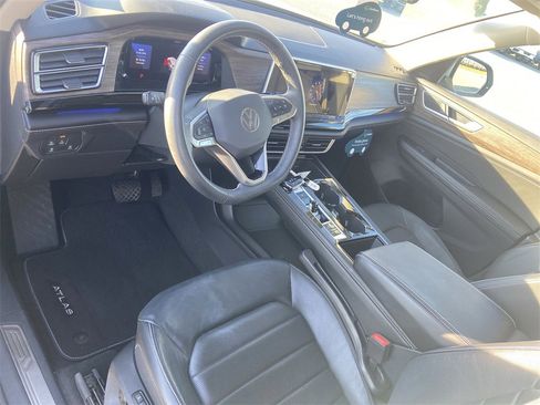 Used 2024 Volkswagen Atlas SEL image 10
