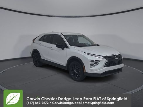 Used 2023 Mitsubishi Eclipse Cross LE AWD/4WD image 3
