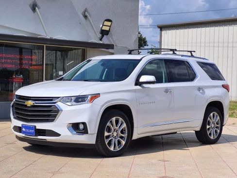 Used 2018 Chevrolet Traverse Premier w/ Driver Confidence II Package FWD image 3