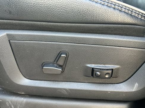 Used 2025 RAM 3500 Laramie image 23