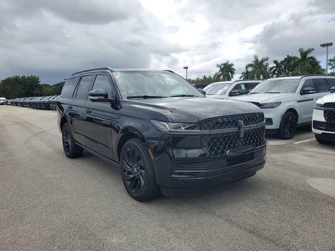 New 2025 Lincoln Navigator Reserve w/ Jet Appearance Package AWD/4WD image 34