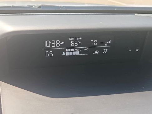 Used 2023 Subaru Crosstrek 2.0i Premium image 27