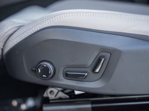 New 2026 Volvo XC90 B6 Ultra image 37