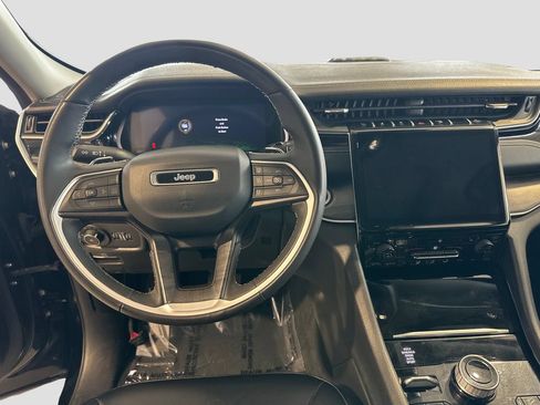 Used 2023 Jeep Grand Cherokee 4WD 4xe image 13