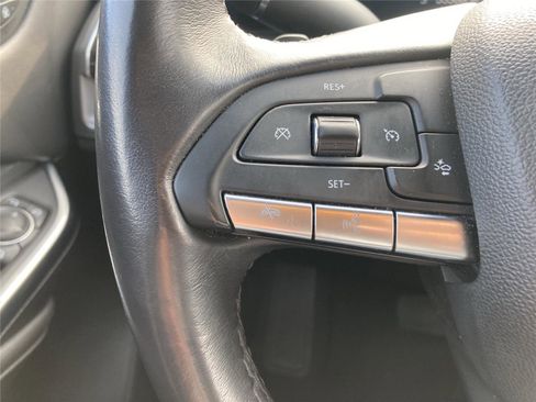 Used 2024 Cadillac XT4 Premium Luxury image 19