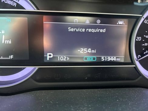 Used 2020 Kia Niro LXS FWD image 2