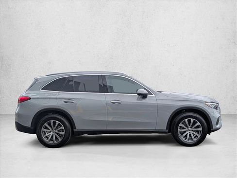 Used 2026 Mercedes-Benz GLC 300 image 4