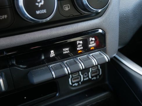 Used 2021 RAM 1500 Big Horn AWD/4WD image 30