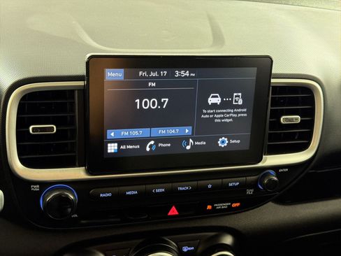 Used 2023 Hyundai Venue SEL FWD image 18