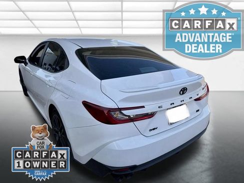 Used 2025 Toyota Camry SE w/ Convenience Package FWD image 4