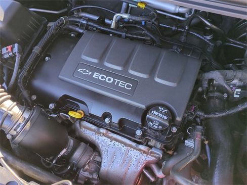 Certified 2019 Chevrolet Sonic LT w/ Convenience Package image 28