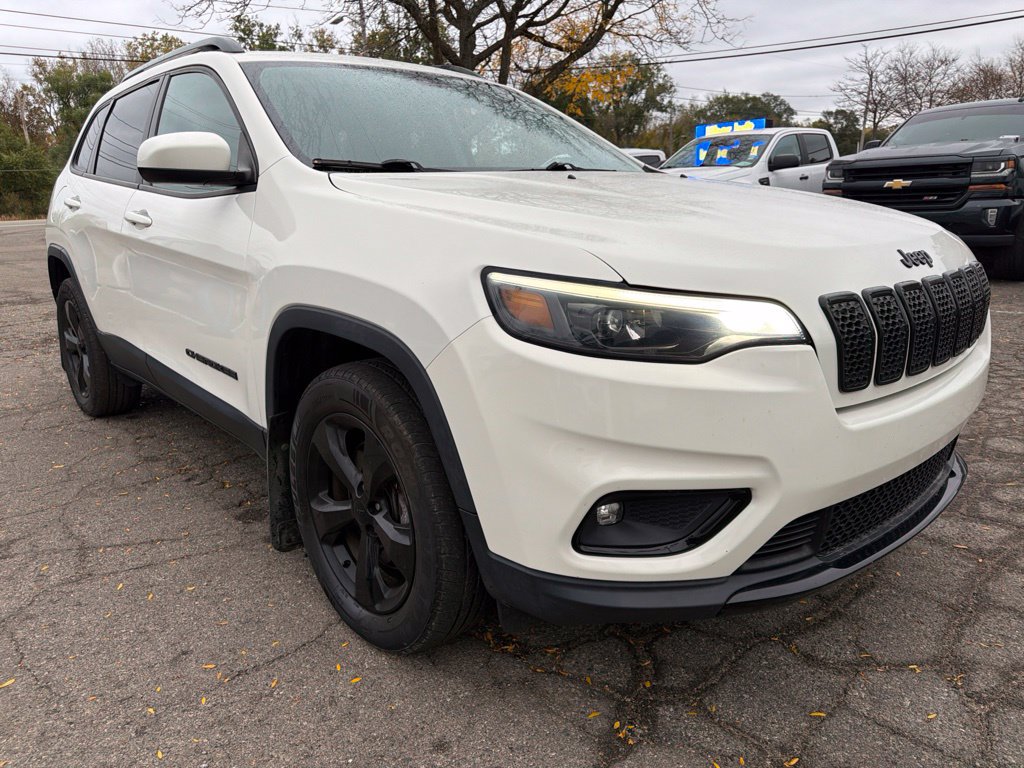 Used 2019 Jeep Cherokee Latitude w/ Cold Weather Group AWD/4WD image 3