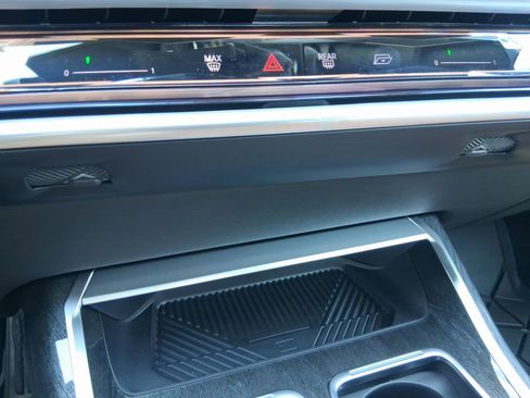 New 2026 BMW 750e xDrive w/ Executive Package image 25