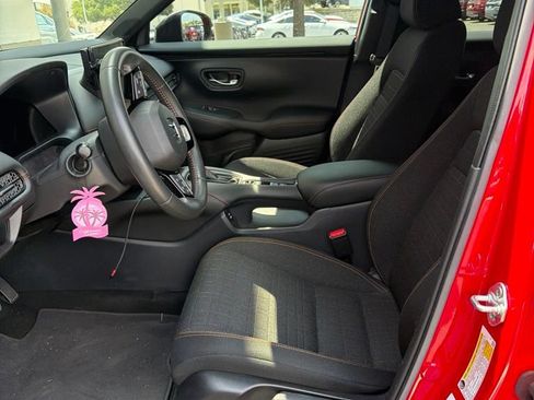 Used 2024 Honda HR-V Sport image 2