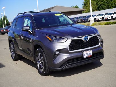 Used 2023 Toyota Highlander XLE