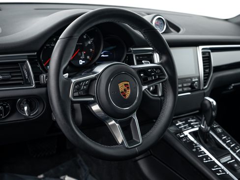 Used 2018 Porsche Macan AWD/4WD image 14