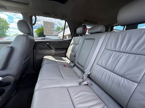 Used 2005 Toyota Sequoia SR5 AWD/4WD image 15