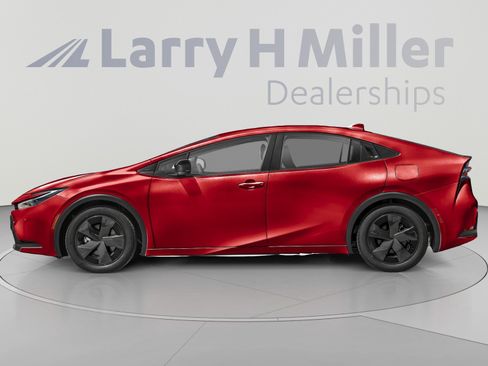 Used 2026 Toyota Prius Plug-In Hybrid FWD image 3