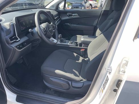 Used 2024 Kia Sportage LX AWD/4WD image 18