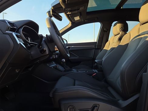 New 2025 Audi Q3 2.0T Premium image 16