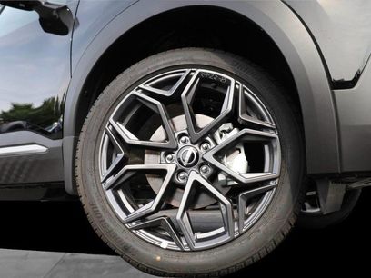 New 2025 Nissan Kicks SR