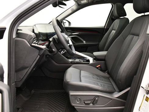 Certified 2025 Audi Q5 Premium Plus w/ Premium Plus image 37