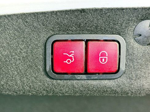 Used 2017 Mercedes-Benz C 300 4MATIC Sedan image 16