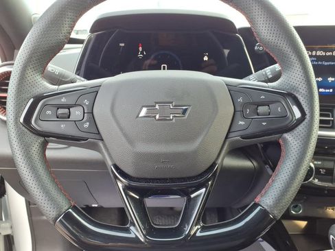 Used 2025 Chevrolet Trax RS w/ Driver Confidence Package FWD image 24