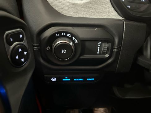 Used 2025 Jeep Wrangler Backcountry image 21