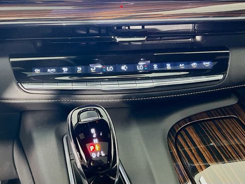 Used 2023 Cadillac Escalade Premium Luxury image 16