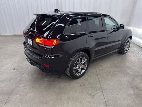 Used 2019 Jeep Grand Cherokee SRT image 27